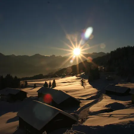 Отель Boedele Alpenhotel Шварценберг-им-Брегенцервальд
